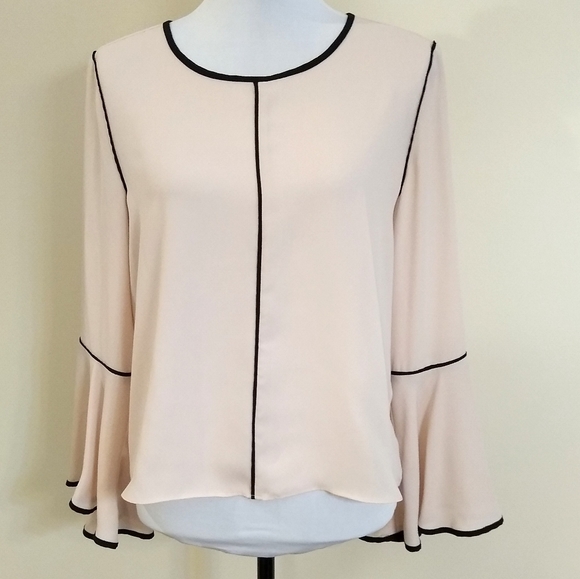 Vince Camuto Tops - Vince Camuto dusty pink long bell sleeve top, S. Pink blouse.